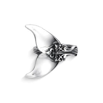 Whale Tail Ring
