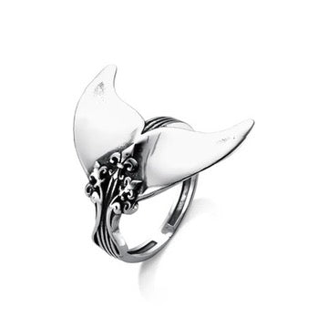 Whale Tail Ring