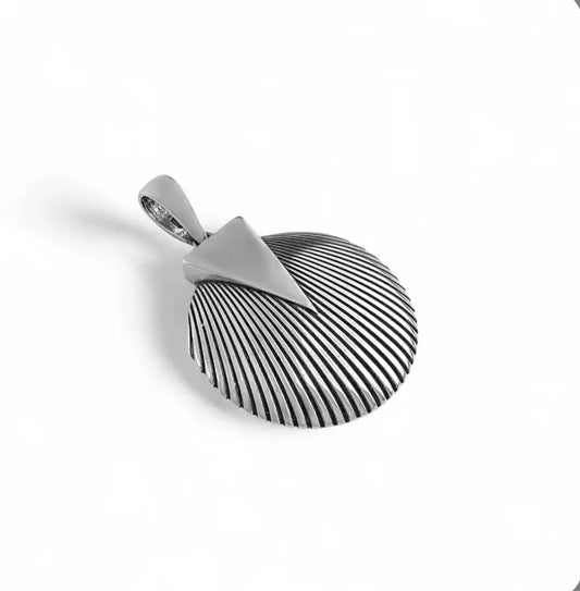 Deco Shell Pendant